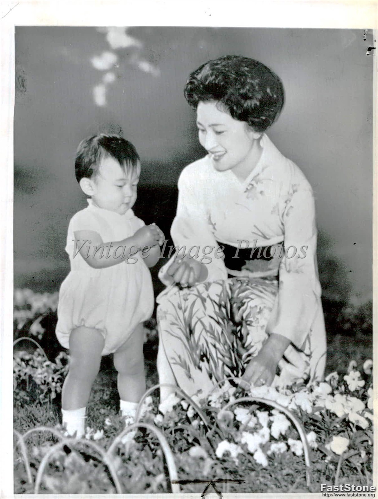 1961 Prince Hiro Child Princess Michike Akihito Japanese Press Vintage Photo 6×8