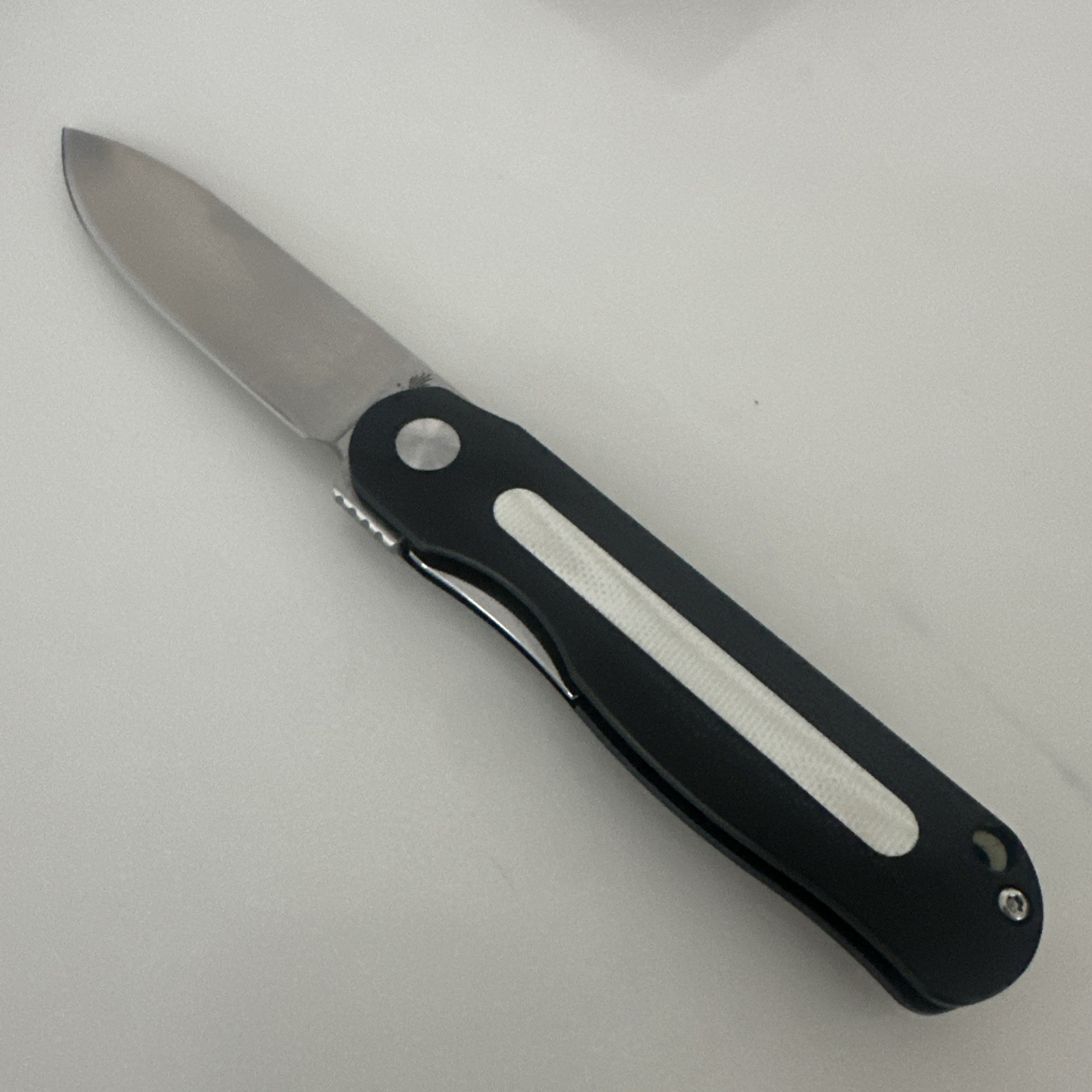 Kizer Latt Vind Mini Folding Flipper Pocket Knife G10 N690 Black White V3567N1