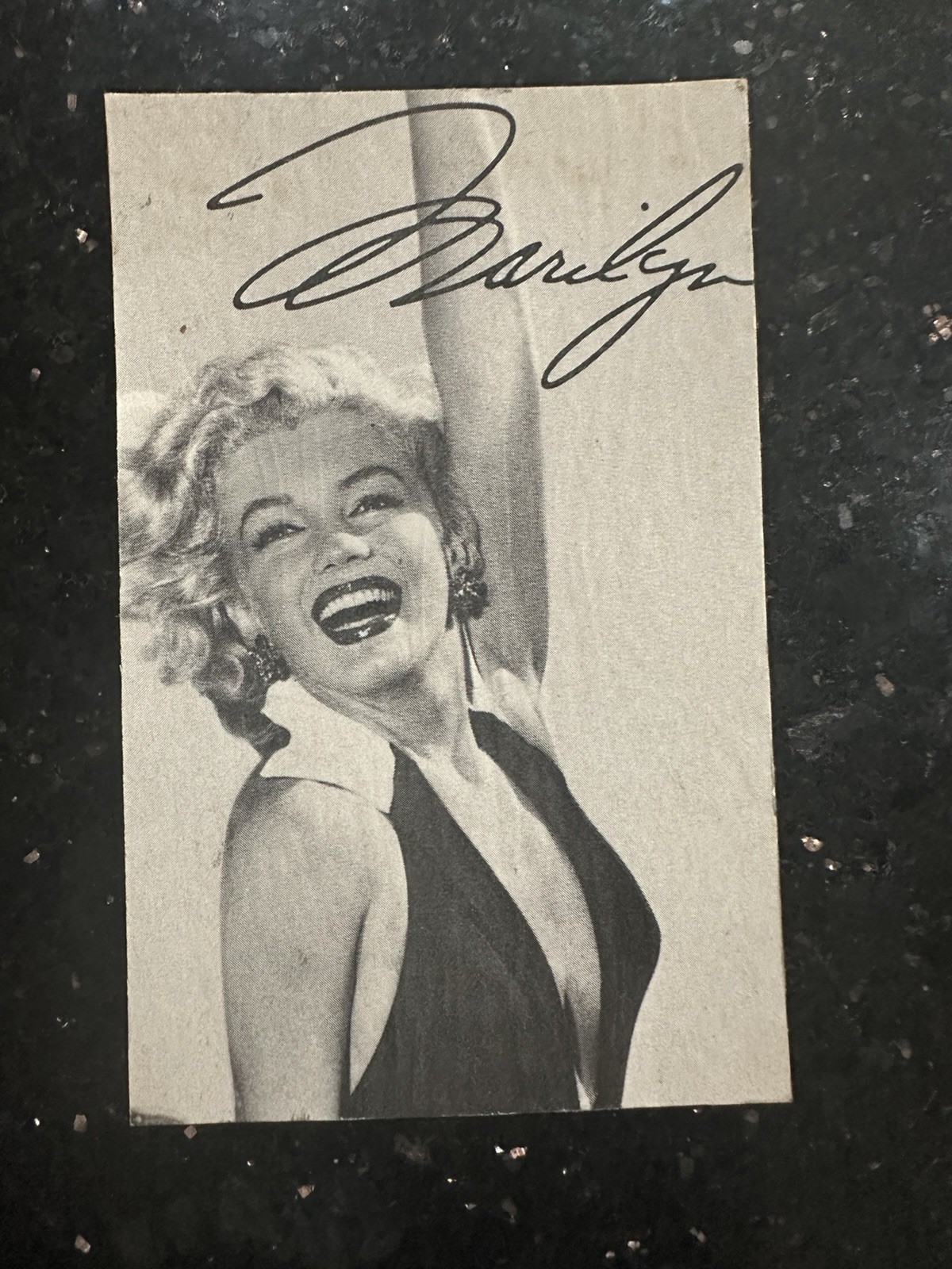Marilyn Monroe Vintage Glamour Photo Card Facsimile Autograph 3.5×5.5