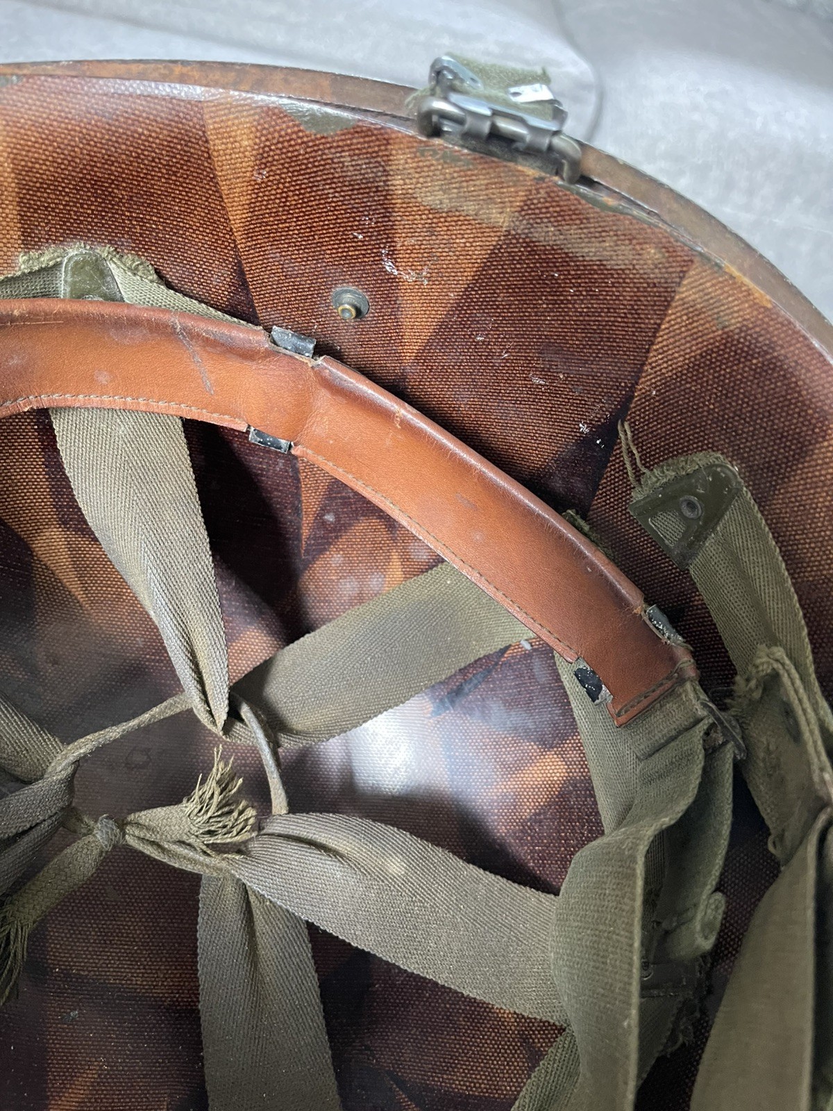 Geniune WWII U.S STEEL M1 Helmet Korean War Cold War Wars Helmets 1941-1944