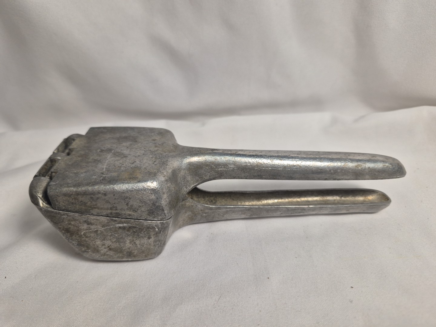Vintage Progressus GREECE Ice Cube Crusher Aluminum Two Piece 7″×2″