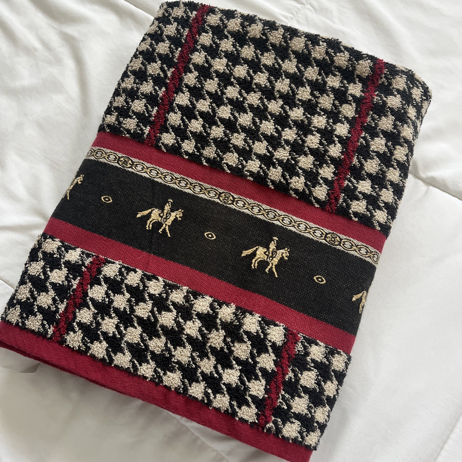 Vintage Houndstooth Bath Towel Black Red Tan Springfield NWT 52 X 29 in.