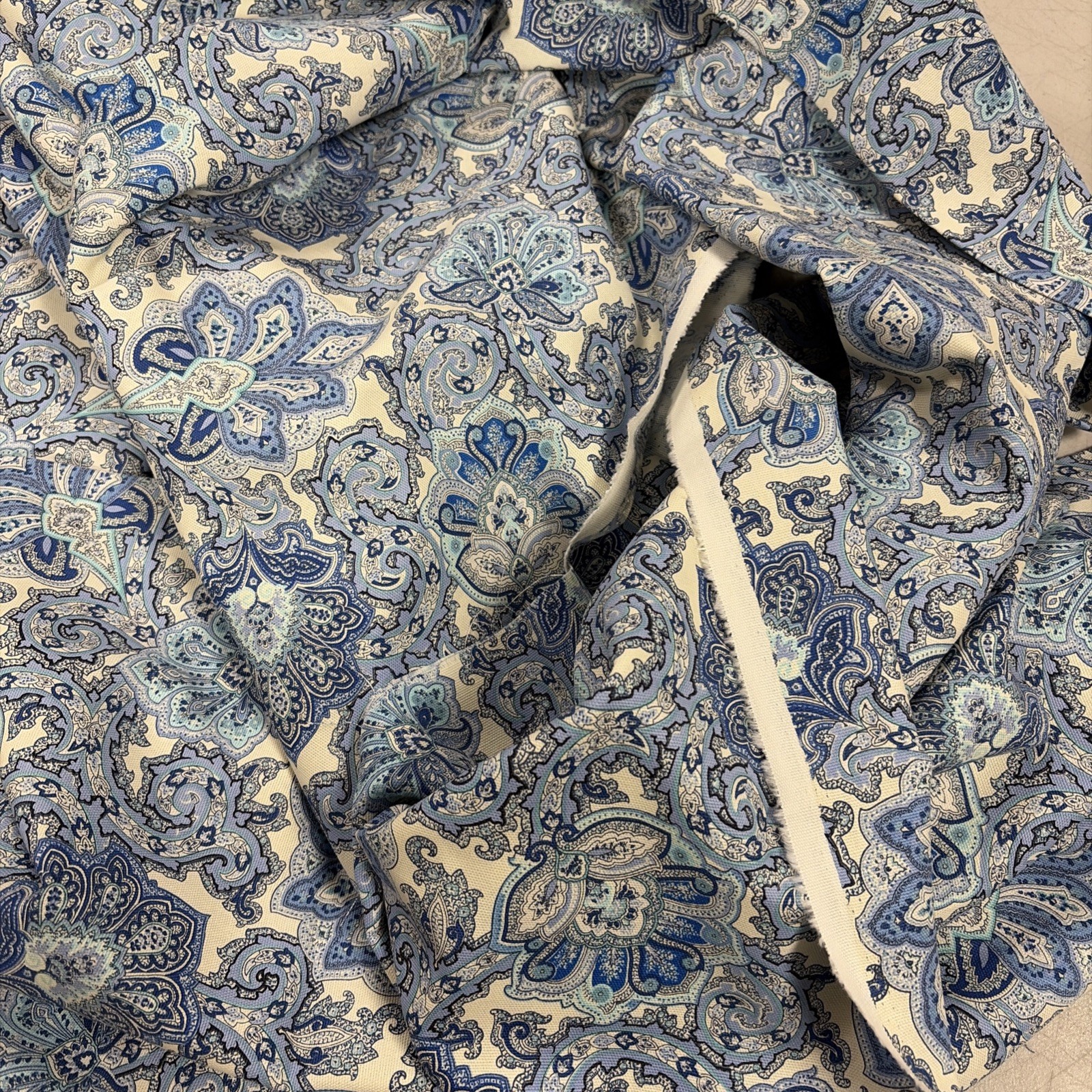 Waverly Inspirations Screen Print Fabric White/Blue Paisley 4 Yds 2″ 46″ W New