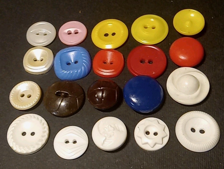 Mixed Lot Of 20 Unnumbered Could Be Colt Buttons