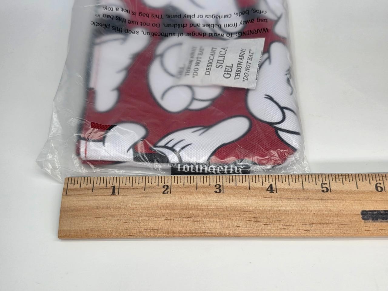 NIP NWT DISNEY LOUNGEFLY MICKEY MOUSE HANDS NYLON POUCH~PLACEMENT WILL VARY