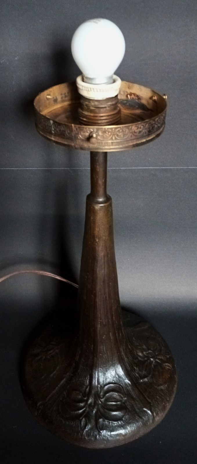 ART NOUVEAU JUGENDSTIL CAST IRON TABLE LAMP HAND BLOWN OPALINE SHADE c.1915