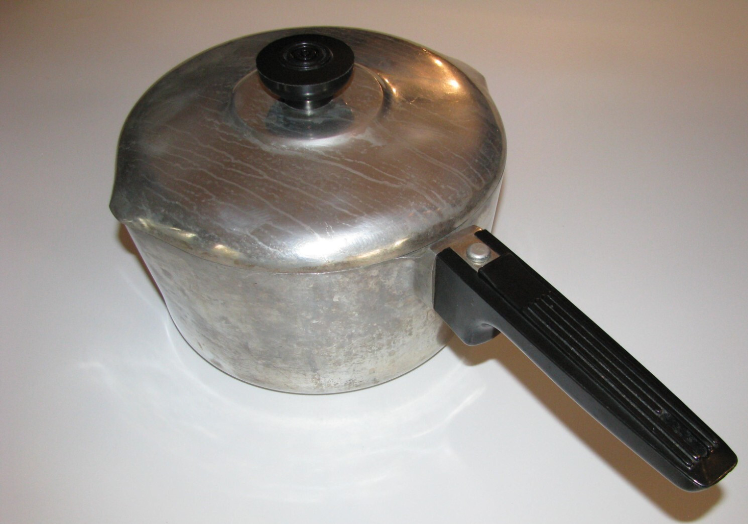 Wagner Ware Magnalite GHC 3 Qt Saucepan Pot 4683 W/ Lid Double Spout Aluminum R4