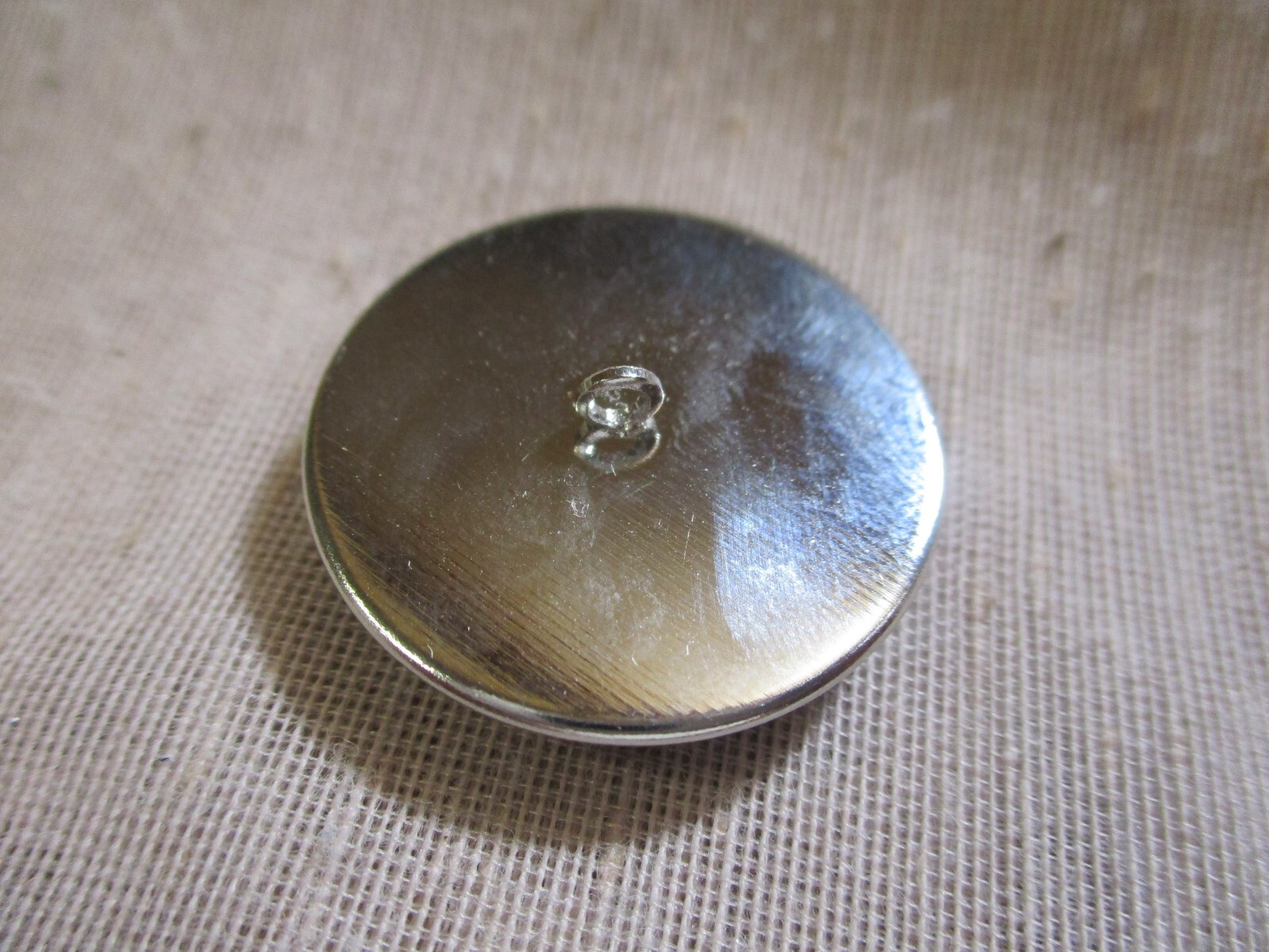 LRG GLASS DOME STAINED GLASS PICT BUTTON PAIR OF DOLPHINS IN WAVY OCEAN