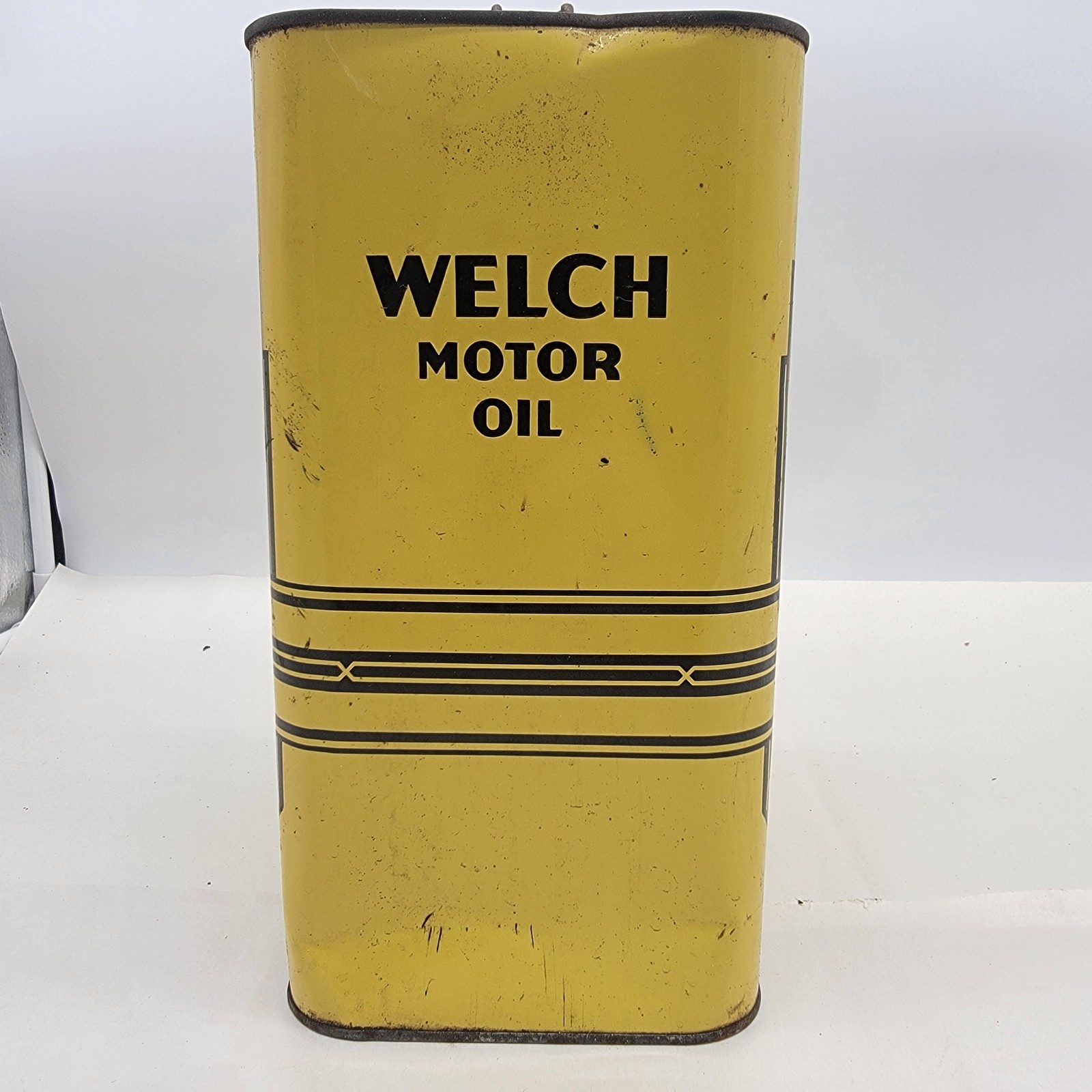 Vtg WELCH MOTOR OIL 2 Gallon Tin. Rock Island ILL. Illinois Oil Products Inc.