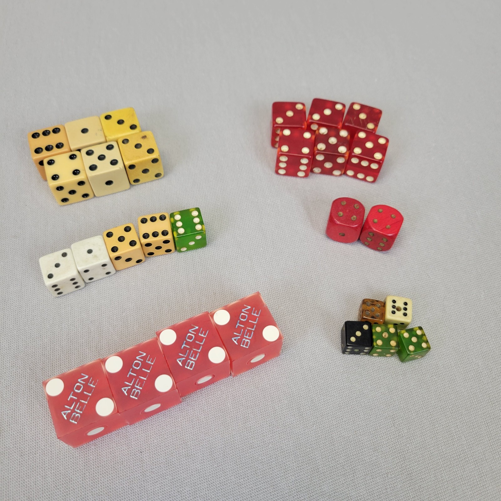 Vintage Lot Of 28 Mixed Size & Material 6 Sided Dice Wood Lucite Bakelite Etc