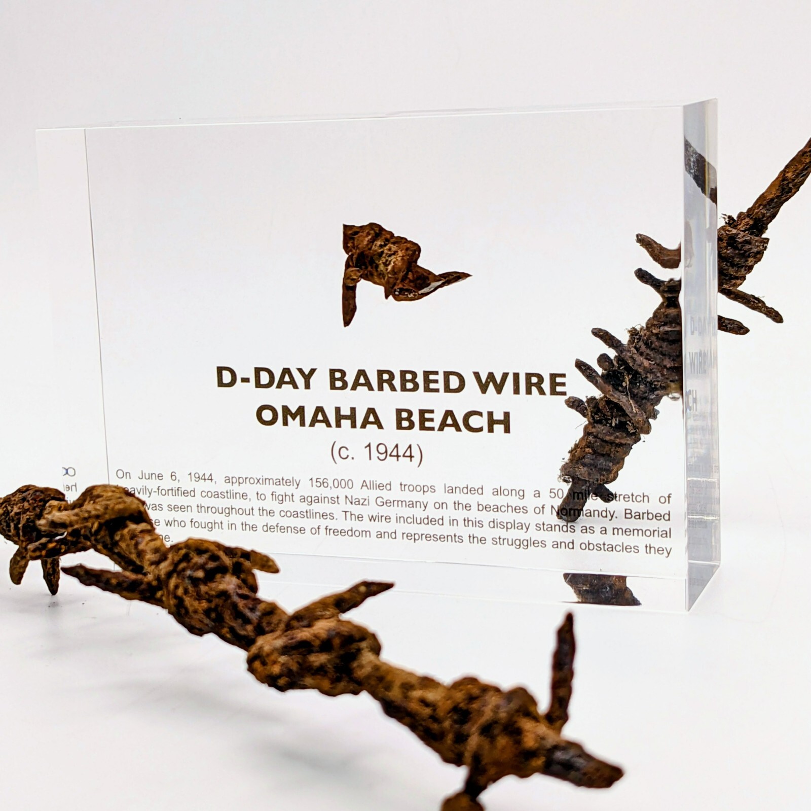D-Day Barbed Wire – Lucite Acrylic Artifact Display