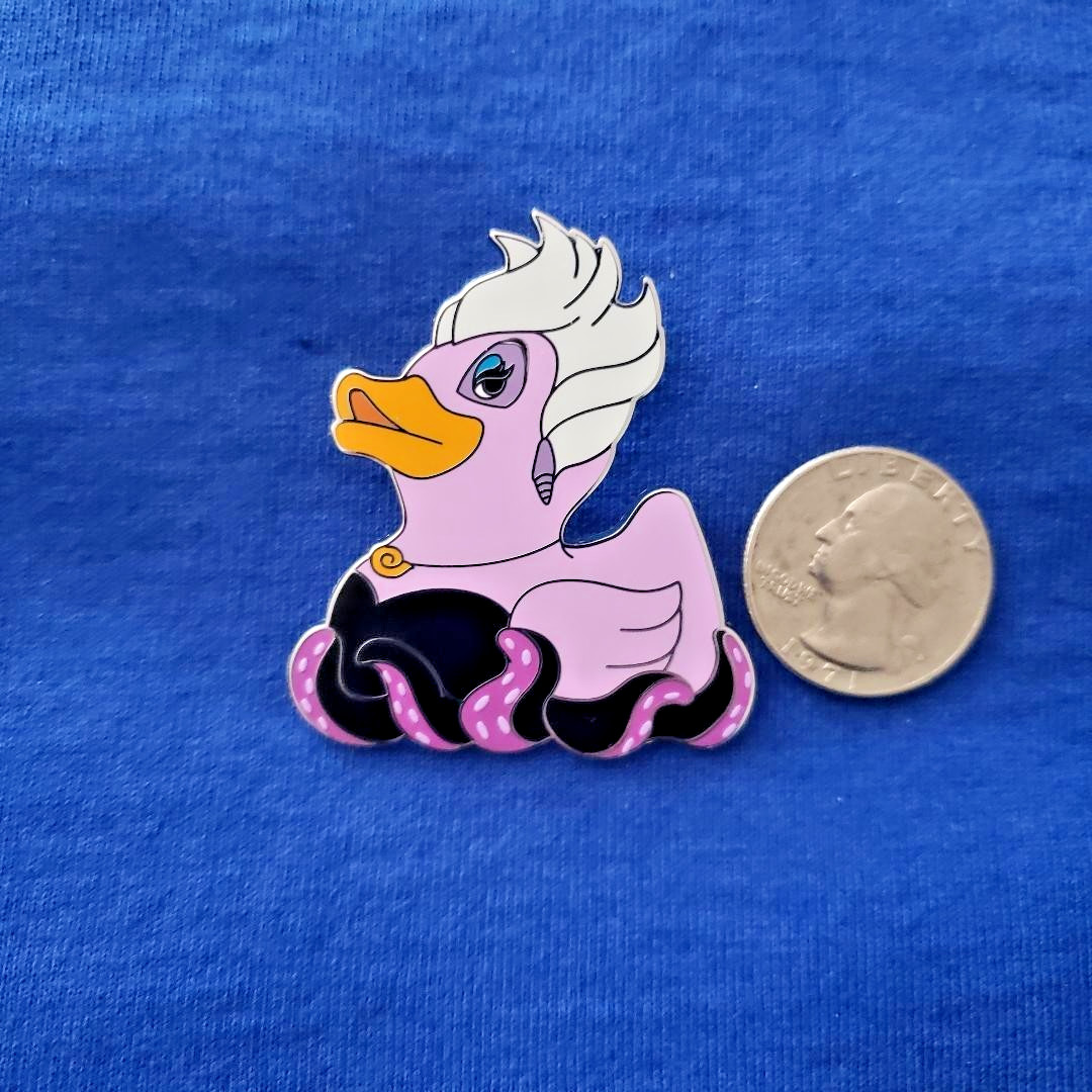 Ursula – Ducks of Disney Mystery Set – Series 2 DISNEY PIN