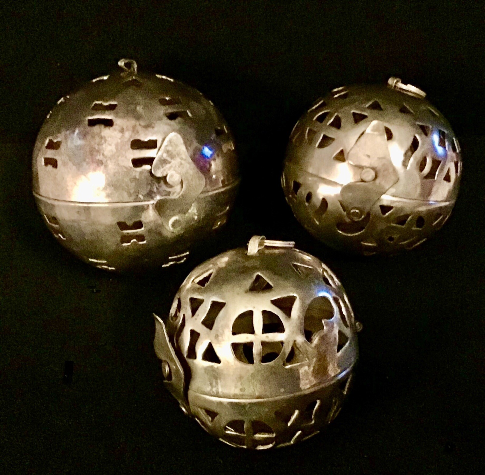 Metal Pomander Potpourri Ornaments 3 Hinged Perforated graduated sizes spheres