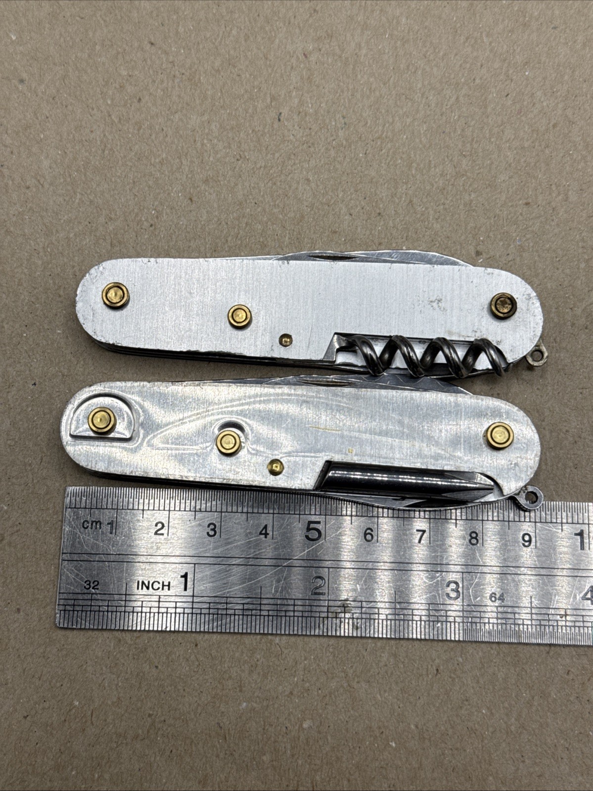 Lot of 2 Victorinox Swiss Army knives – Spartan & Tinker – No Scales *Chipped*