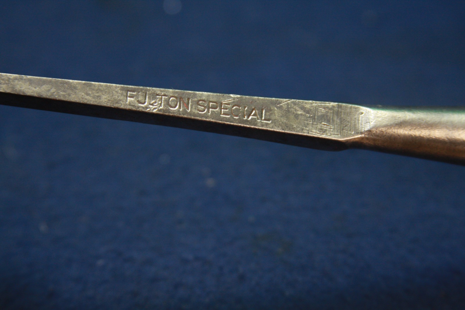 FULTON SPECIAL VINTAGE 1/4″ SQUARE EDGE MORTISING SOCKET CHISEL ^3552