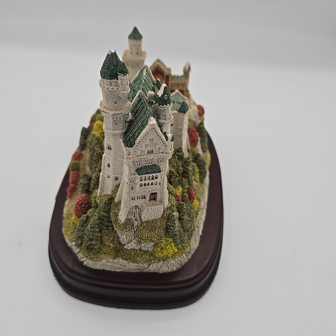 Fraser Creations Schloss Neuschwanstein Castle 1994 The German Collection 9″