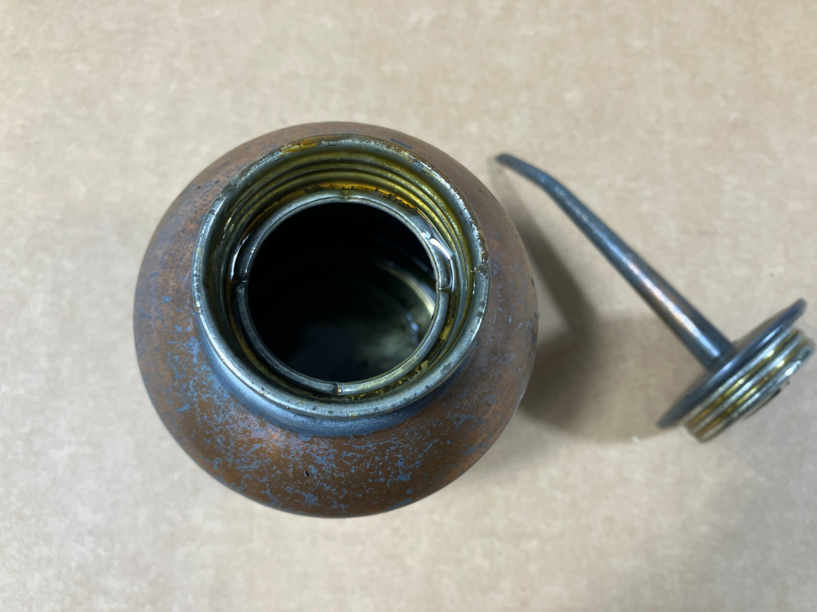 Vintage Metal Oiler Oil Can Copper Tone 10 oz 3-1/4″ Spout