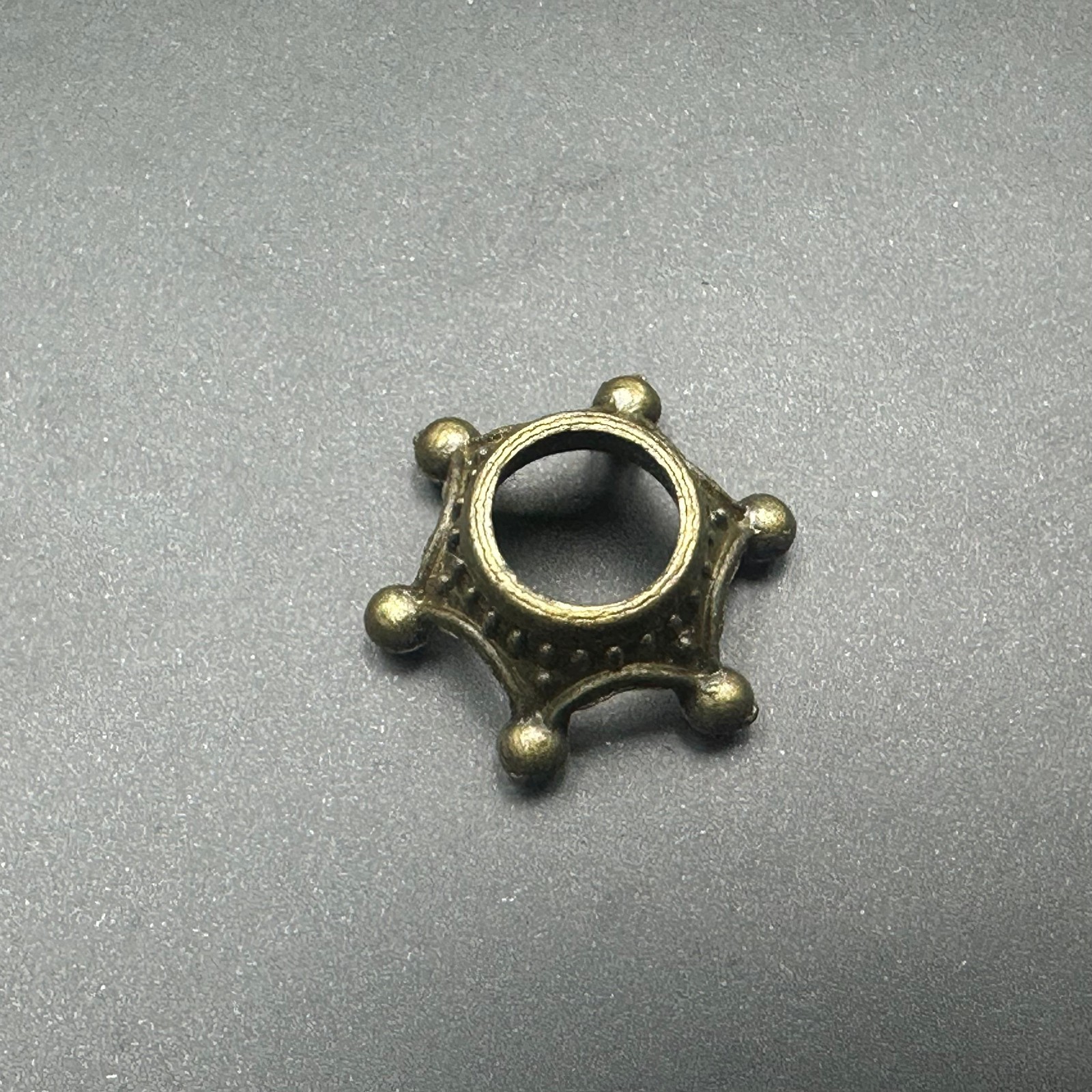 Metal crystal small ball base