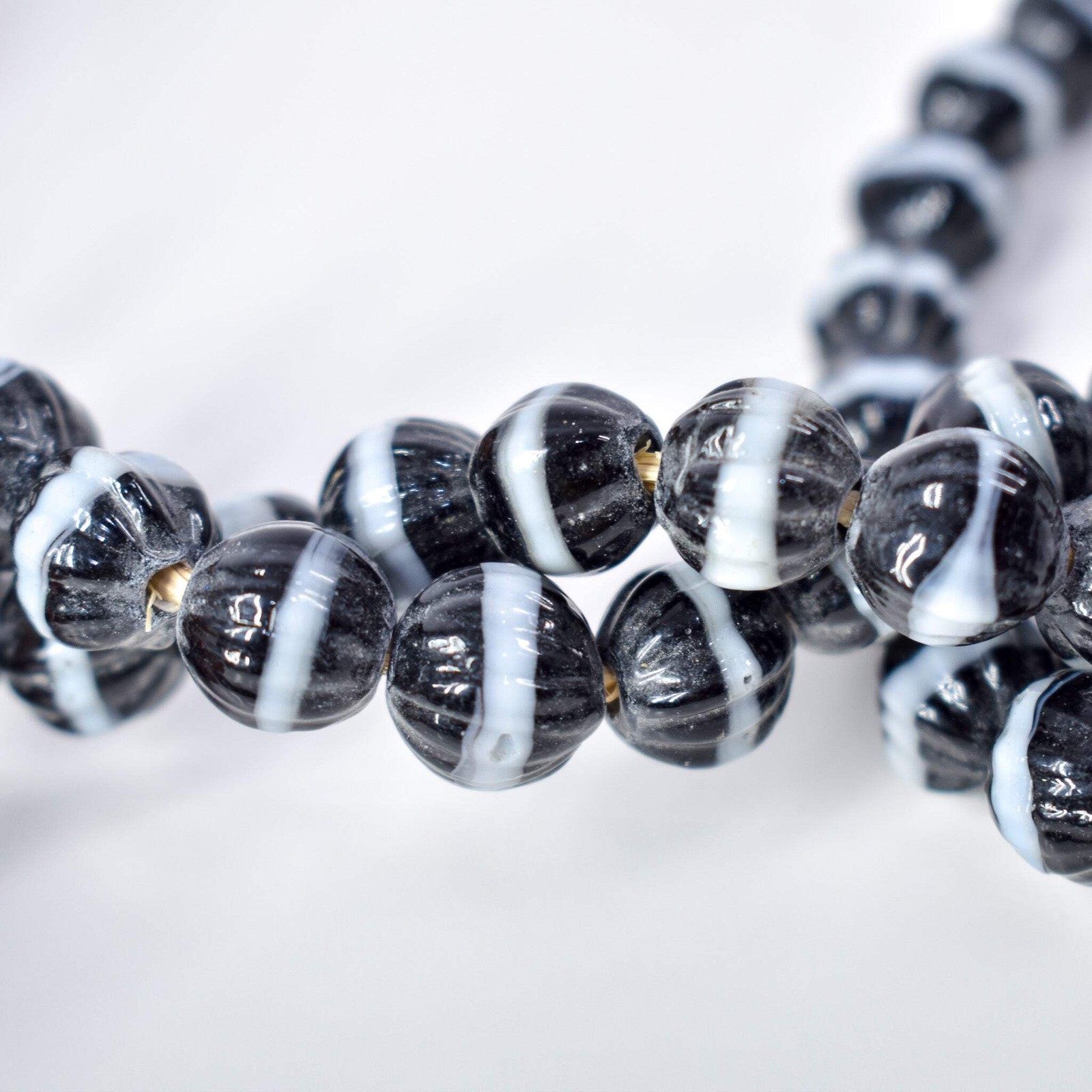 Dogtooth Ruffle Trade Beads