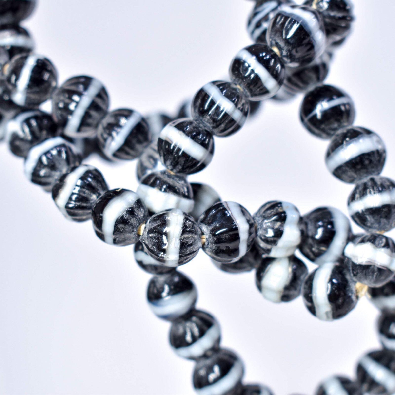 Dogtooth Ruffle Trade Beads