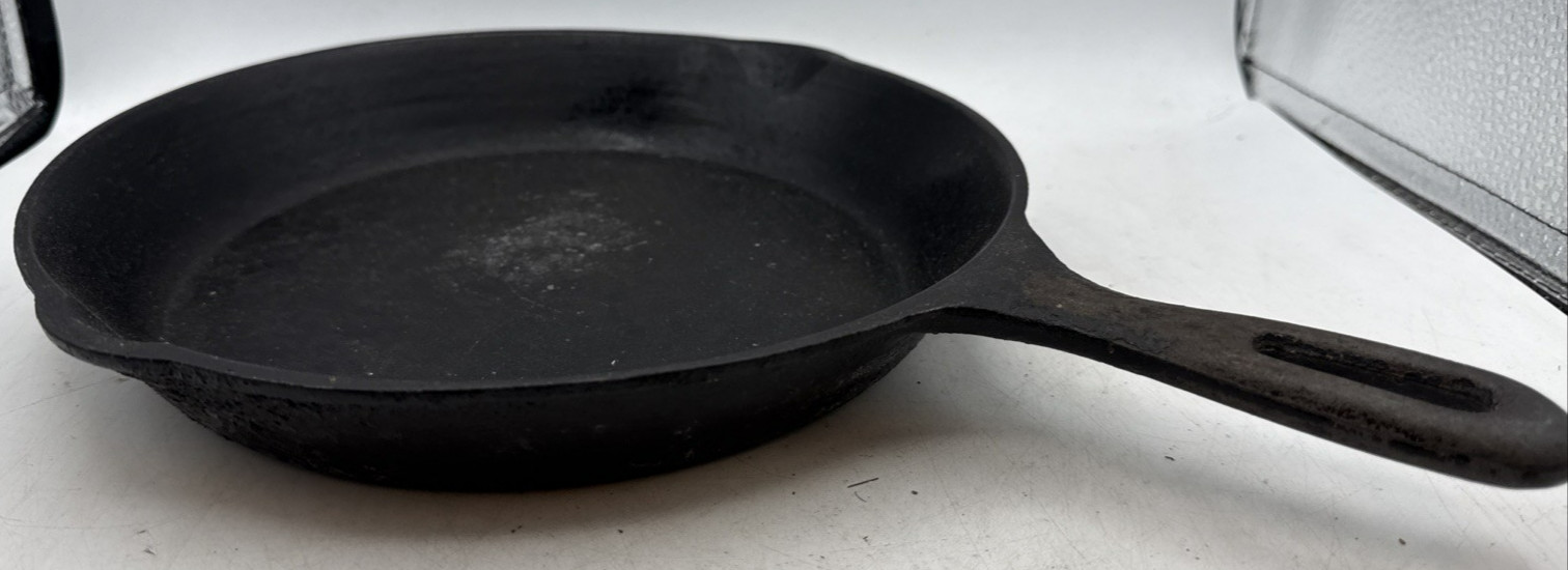 Vintage 10 1/2 inch Cast Iron Skillet rough Angle Sides