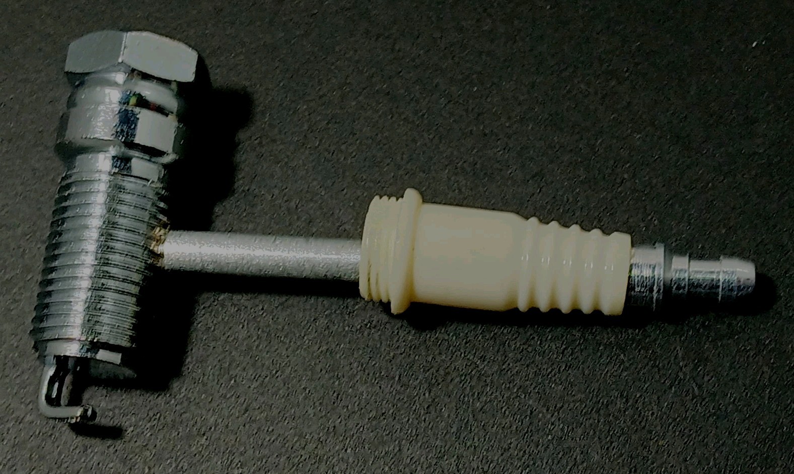 SPARK PLUG PIPE – STEALTHY DISCREET TOBACCO SMOKING PIPE -Car Parts- FREE GIFT