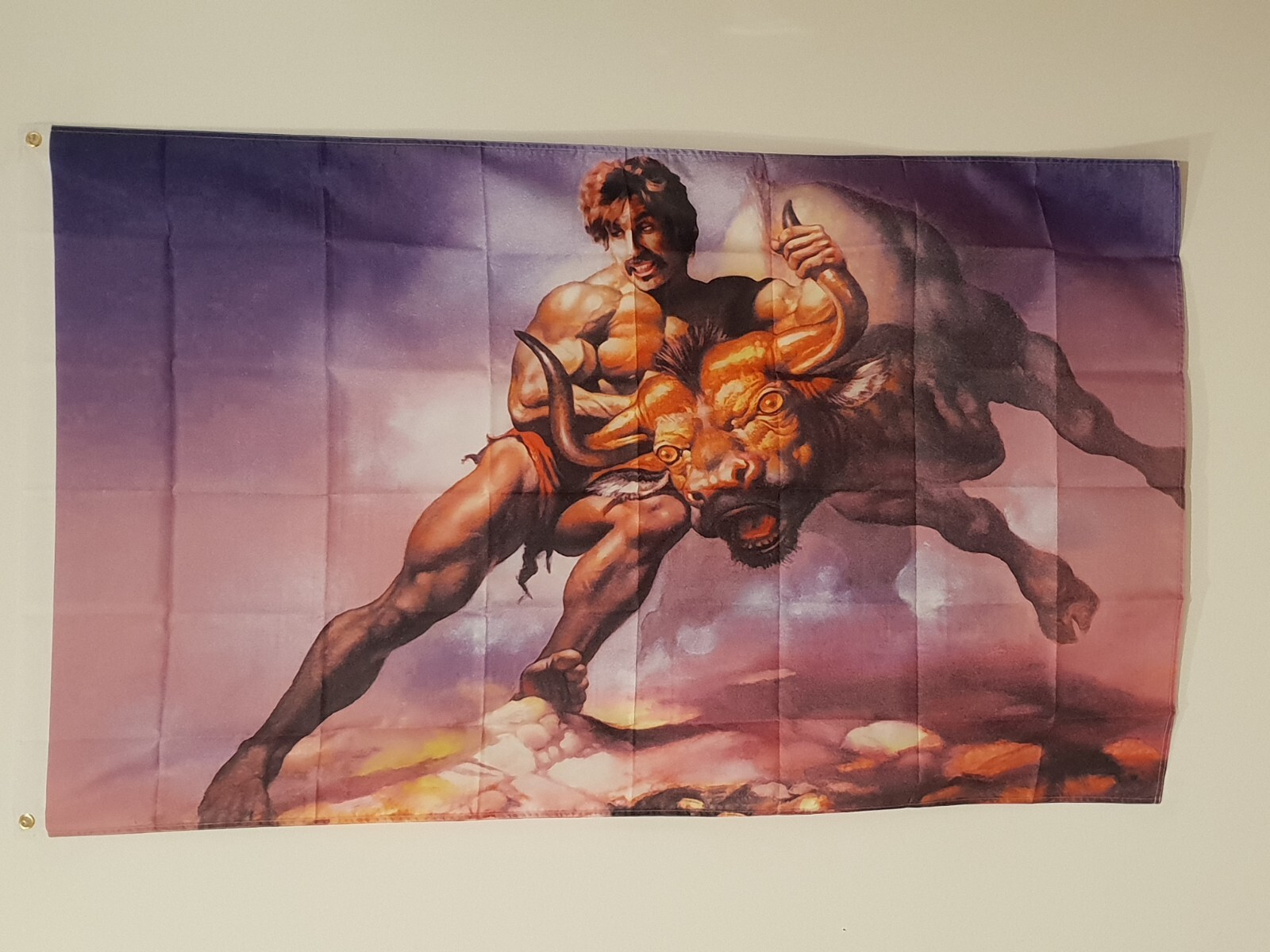 QUALITY White Goodman Bull Flag 150 x 90cm Banner for the Man Cave Dodgeball