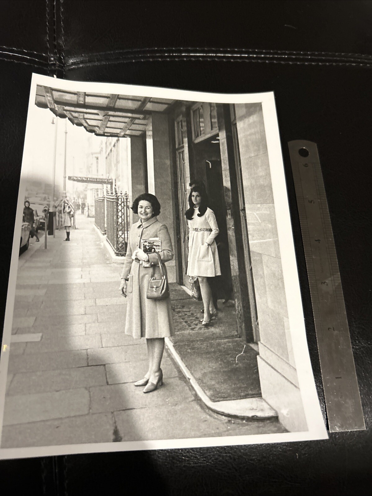 s119 Original Press Photo Lady Bird Johnson London 1970 Daughter Lucille