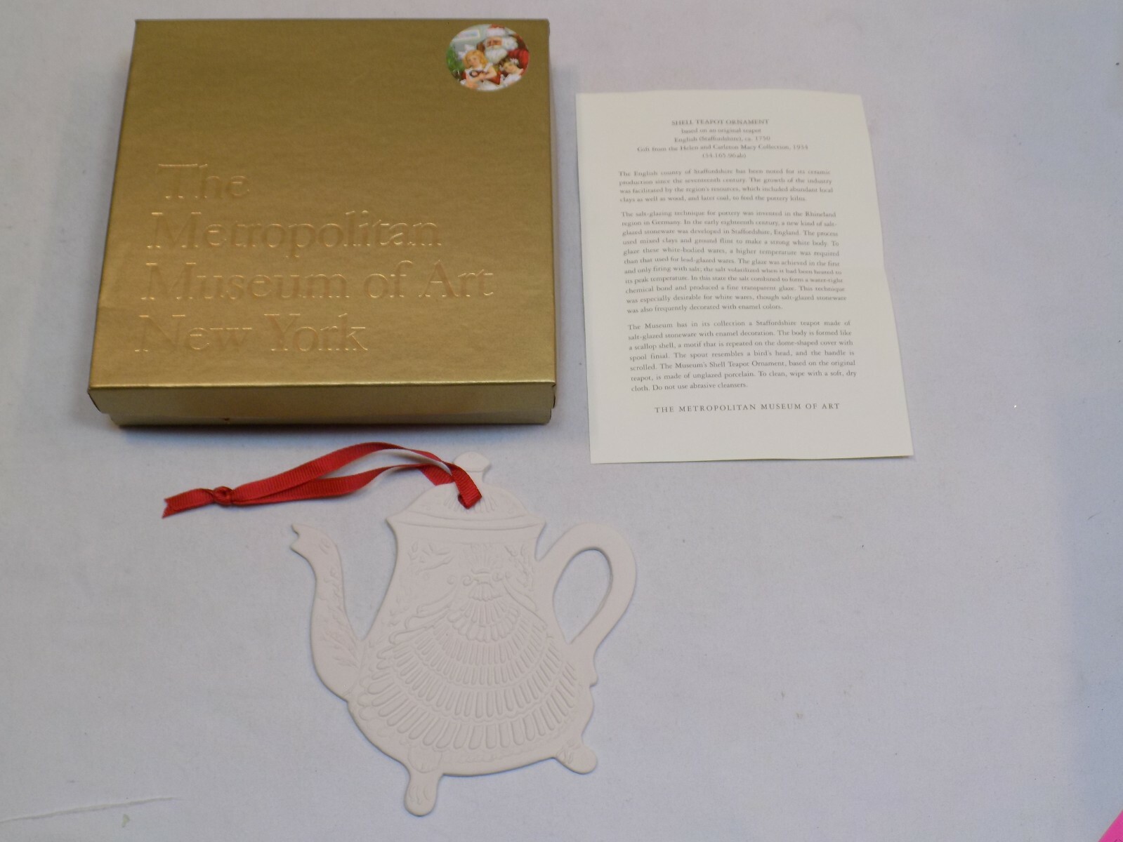 Metropolitan Museum of Art Ornament Christmas Sea Shell Teapot English Porcelain