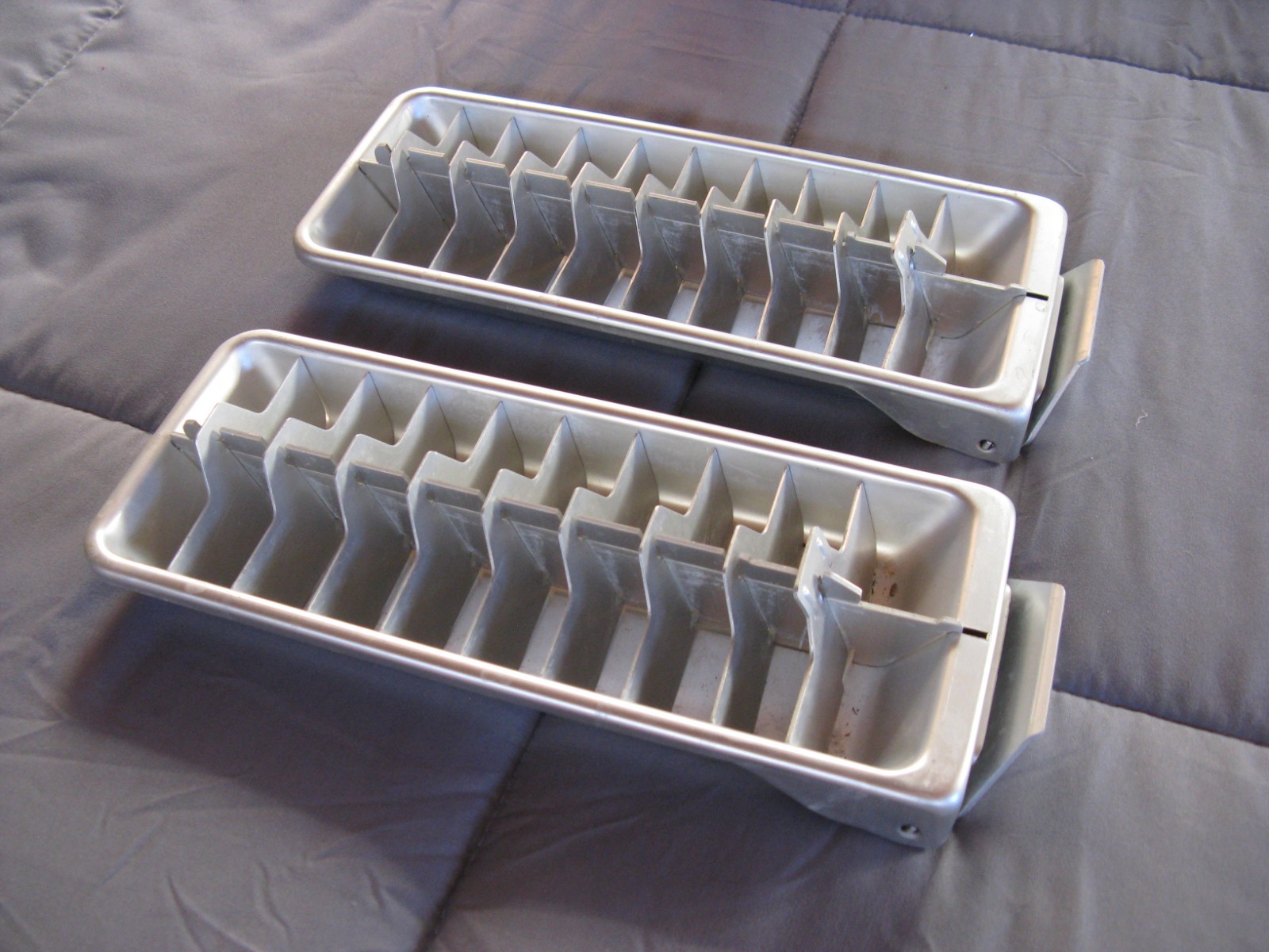 2 Vintage Frigidaire Aluminum Ice Cube Tray – Excellent!