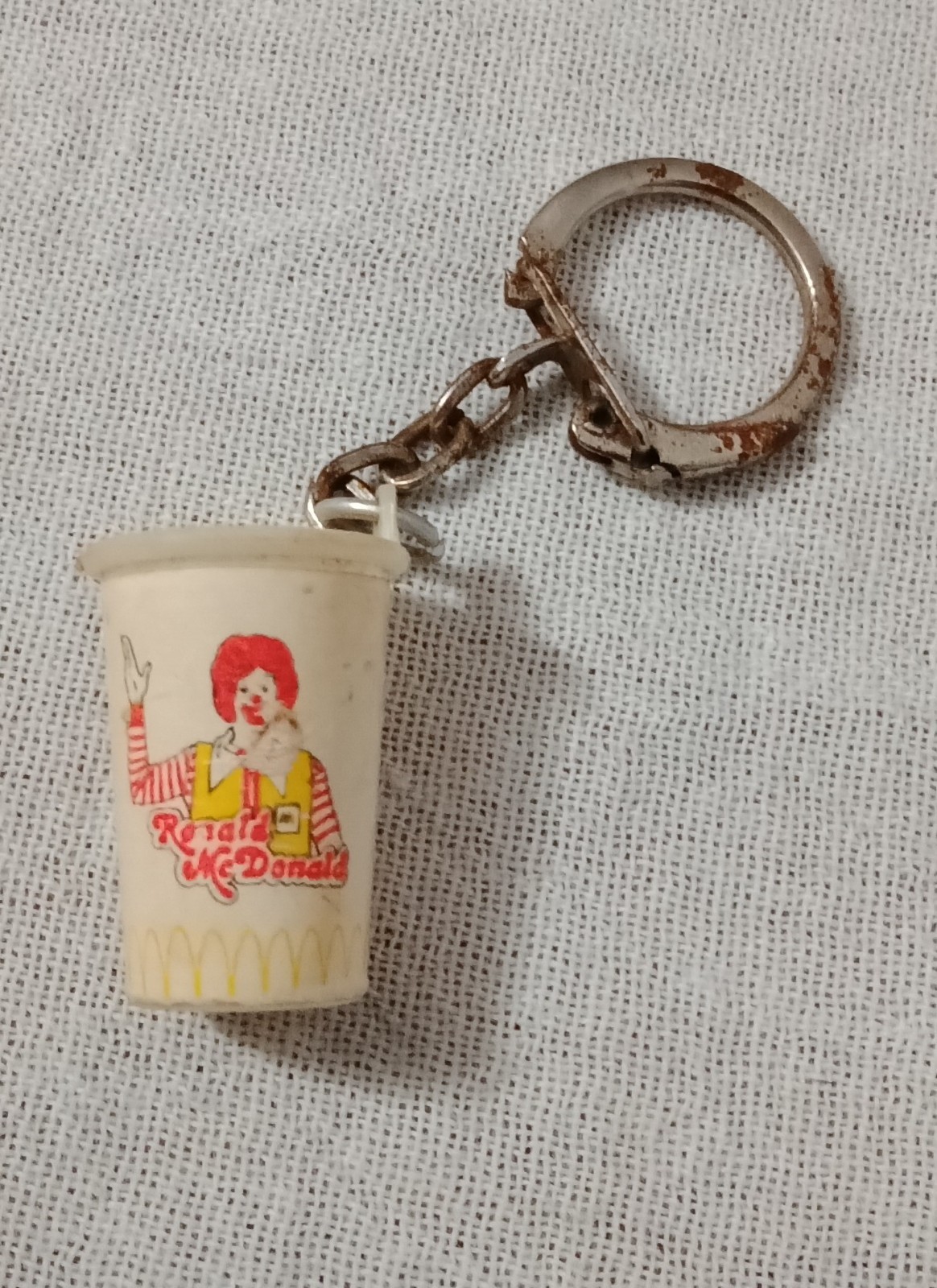 VINTAGE MCDONALD’S RESTAURANT RONALD MCDONALD SODA CUP KEYCHAIN RARE ROUGH SHAPE
