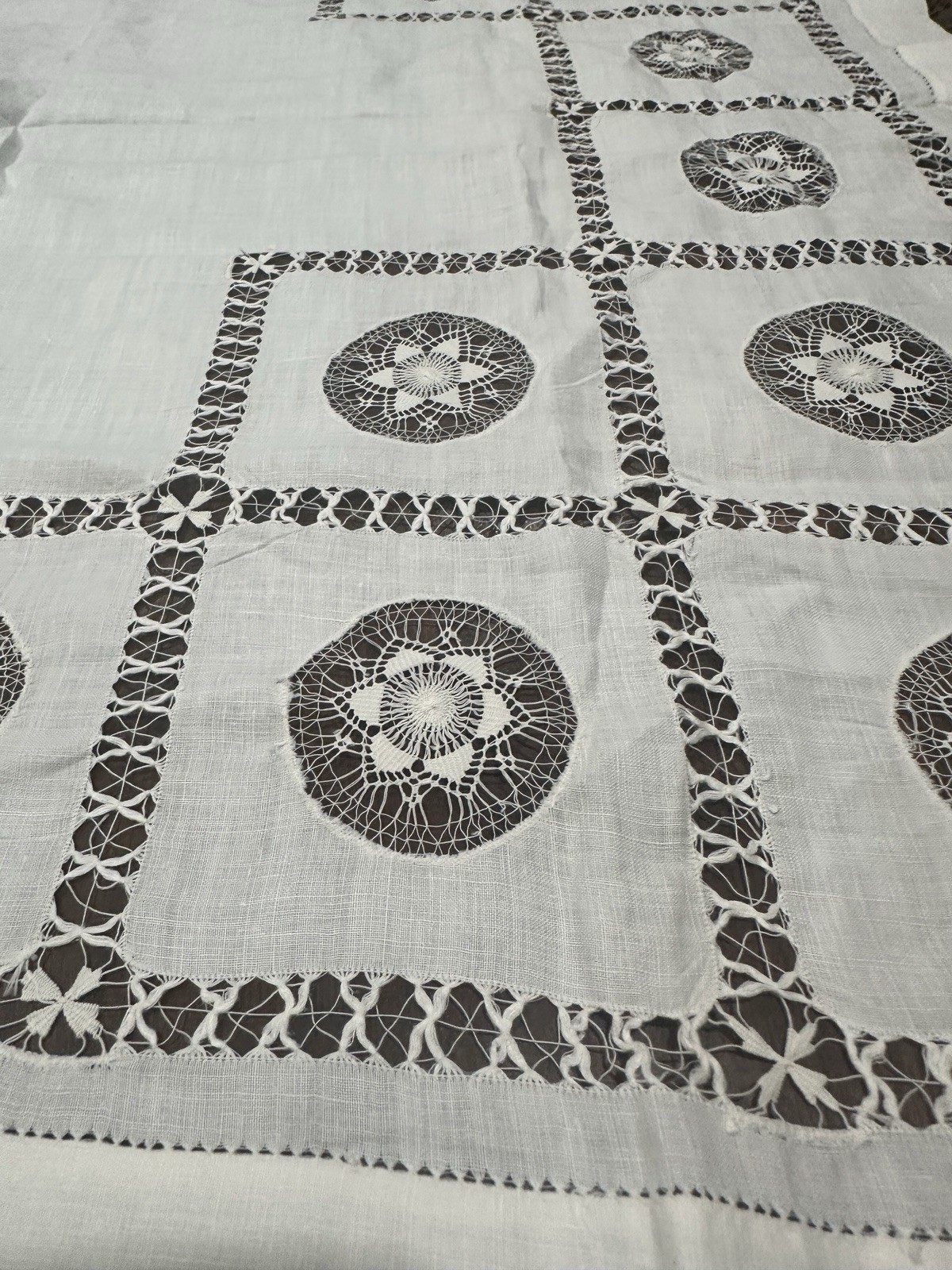 Vtg Table Topper 32” Square Wt Linen Handmade Tenerife Needle Lace Geometrics