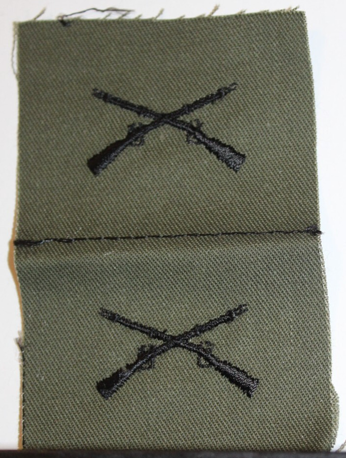 US Army Officer Infantry Olive Drab Fatigue Insignia Badge Collar Pair