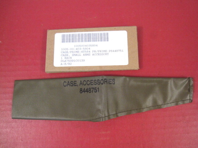 post-Vietnam US Army 5.56 Rifle Rubberized Cleaning Kit Buttstock Pouch – MINT