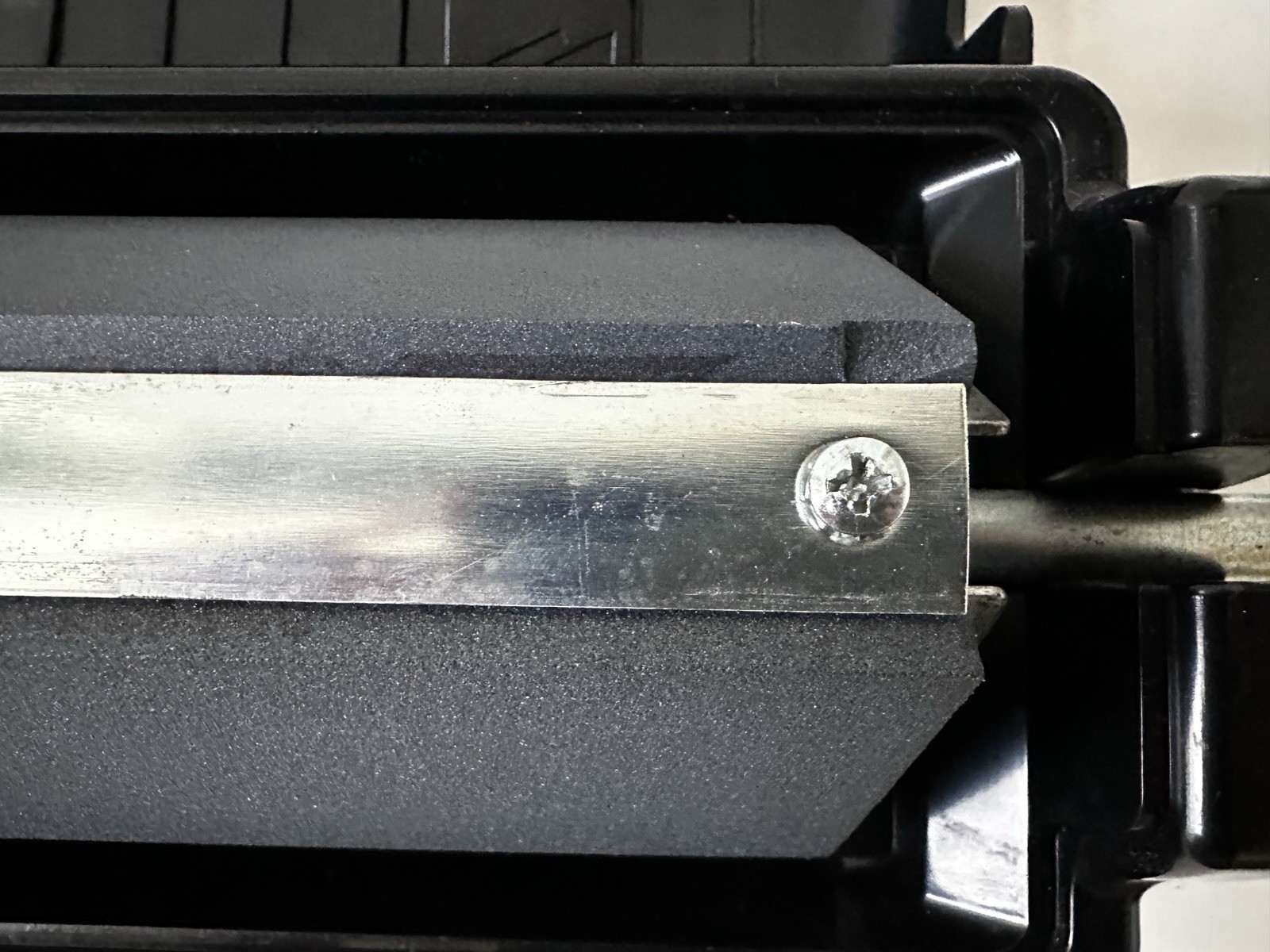 Norton IM313 Professional Multi-Oilstone Knife Sharpener, Tri-Stone, READ Des.