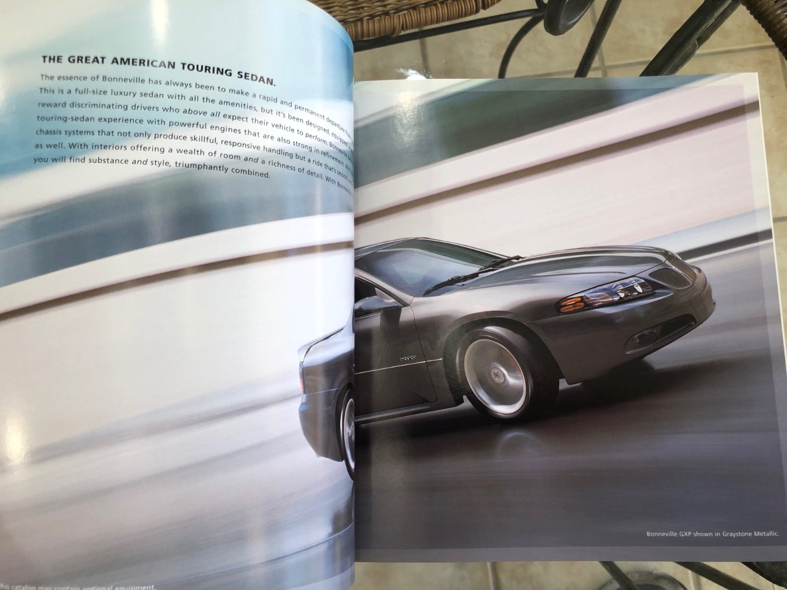 Original 2005 Pontiac Bonneville Deluxe Sales Brochure 05 SE SLE GXP