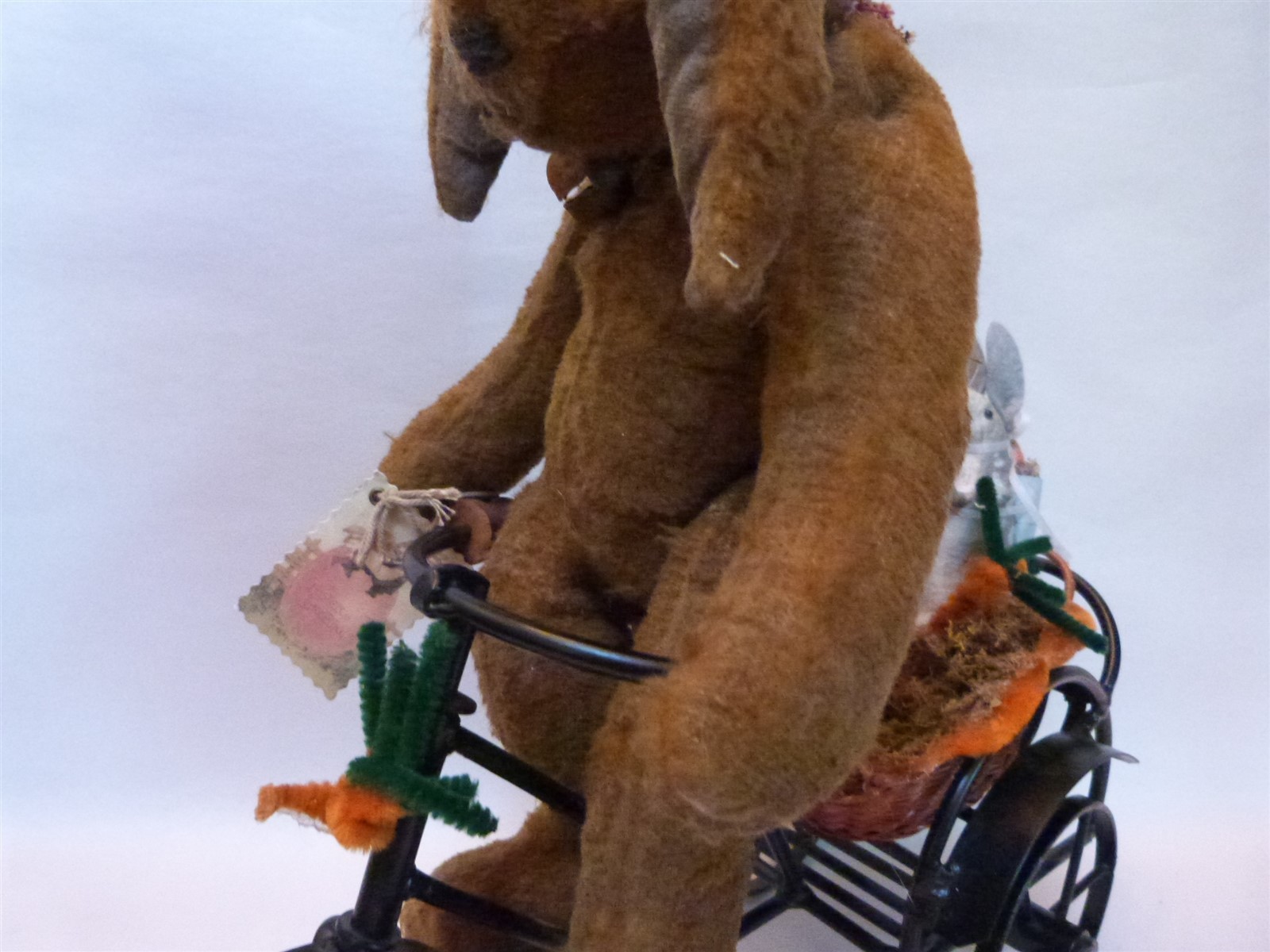 ~VTG 2004 WENDY ADDISON Plush Easter Rabbit Riding Tricycle w/ Basket 14.5″
