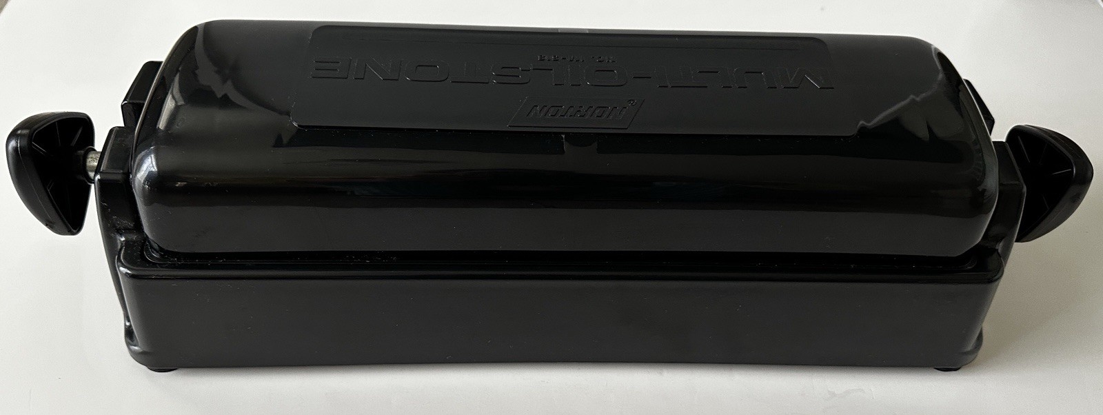 Norton IM313 Professional Multi-Oilstone Knife Sharpener, Tri-Stone, READ Des.