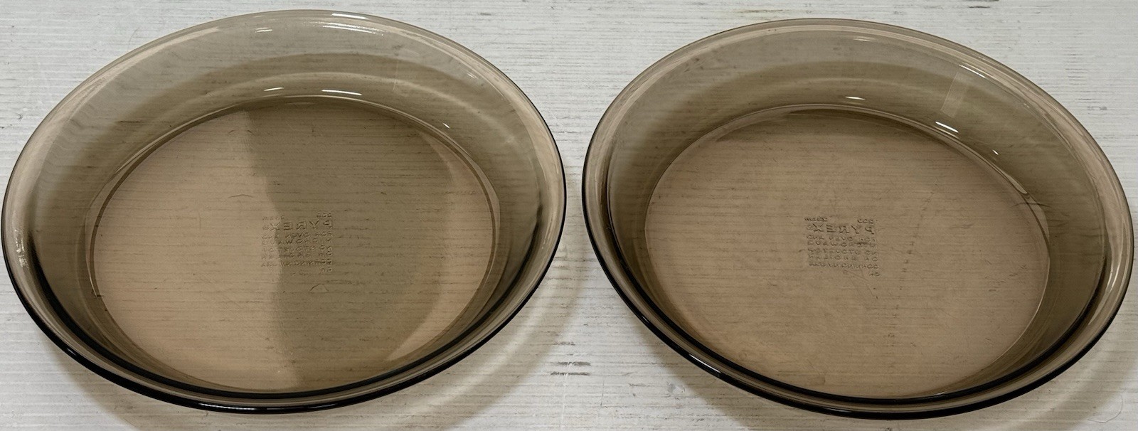Vintage Set of 2 PYREX #209 Amber Brown Glass Pie Plates Round Dishes 23cm 9in