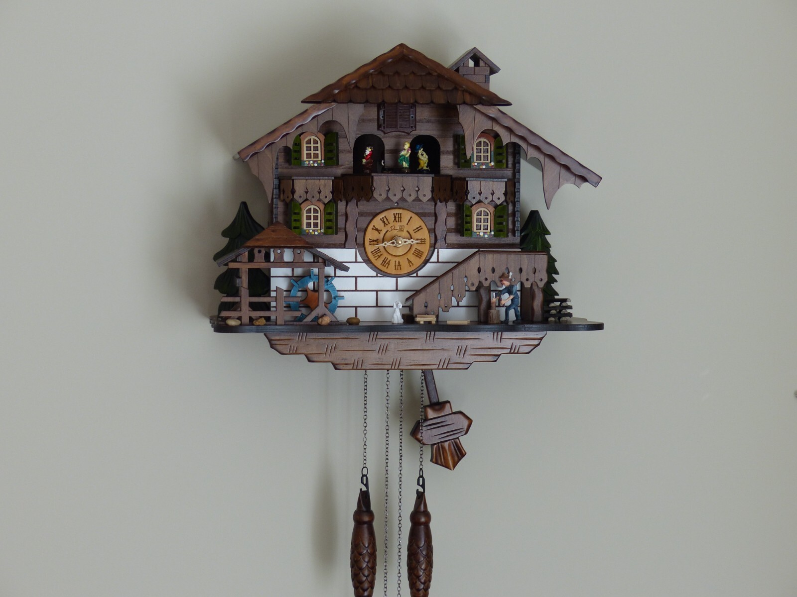 Traditional Black Forest Cuckoo Clock Handcrafted Wood Chopper Auto Night Mode