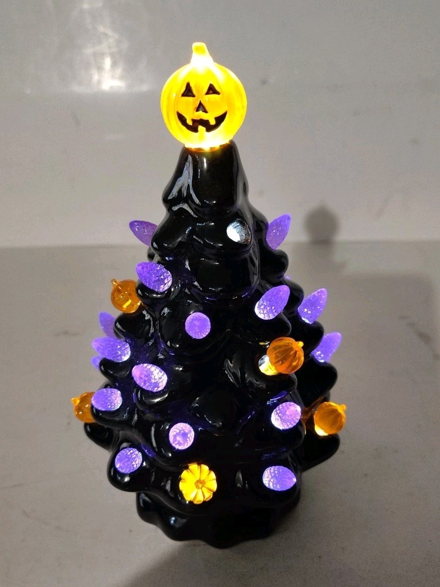 HALLOWEEN TREE NIGHT LIGHT CERAMIC JACK O LANTERN- BLACK-ORANGE-PURPLE VGC