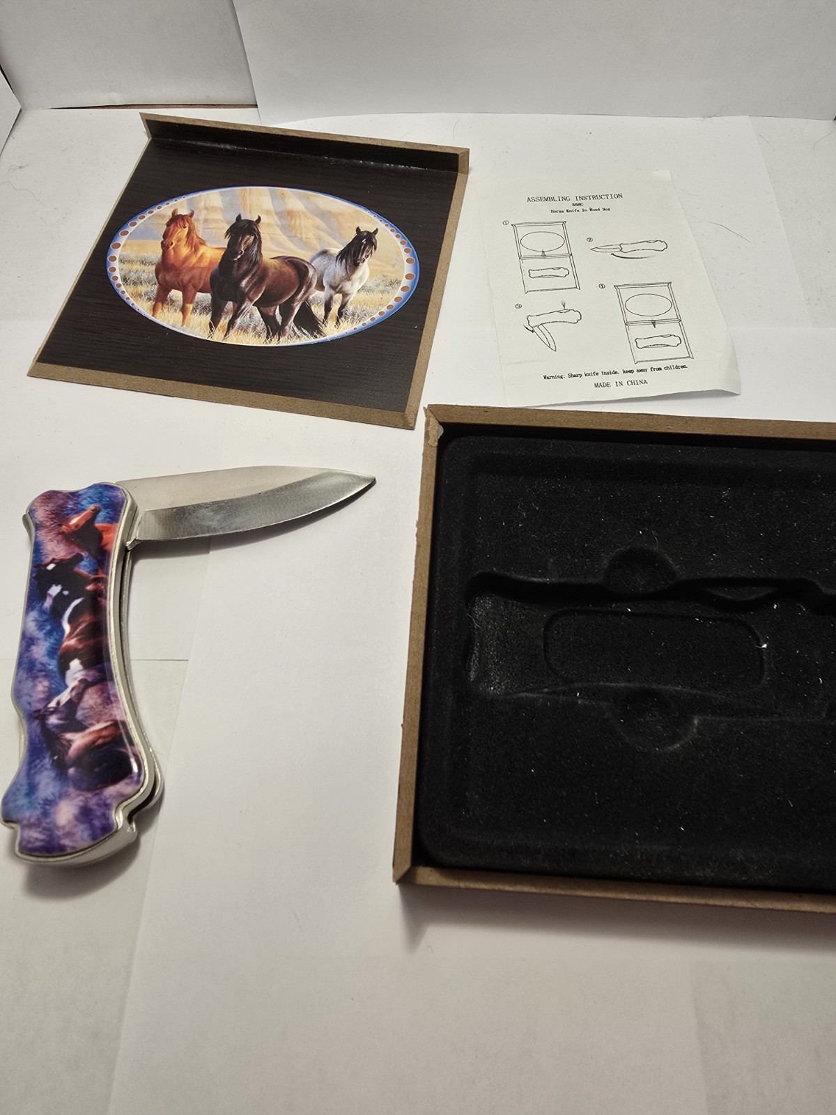 Horses Art Folding Knife With Storage Box Blade sharp no brand