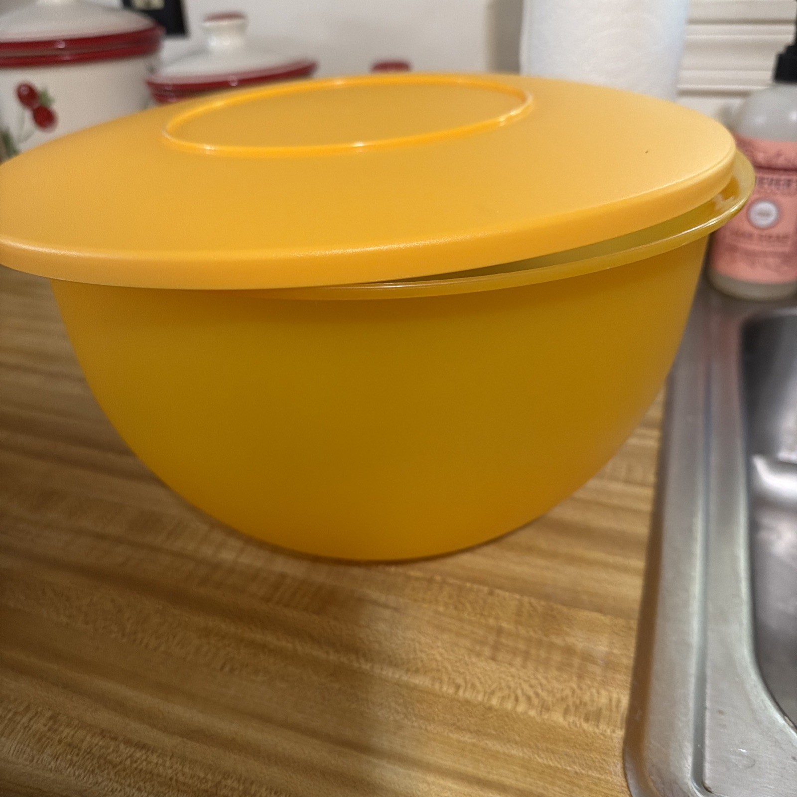 Tupperware Impressions Classic Bowl 32 Cup Orange