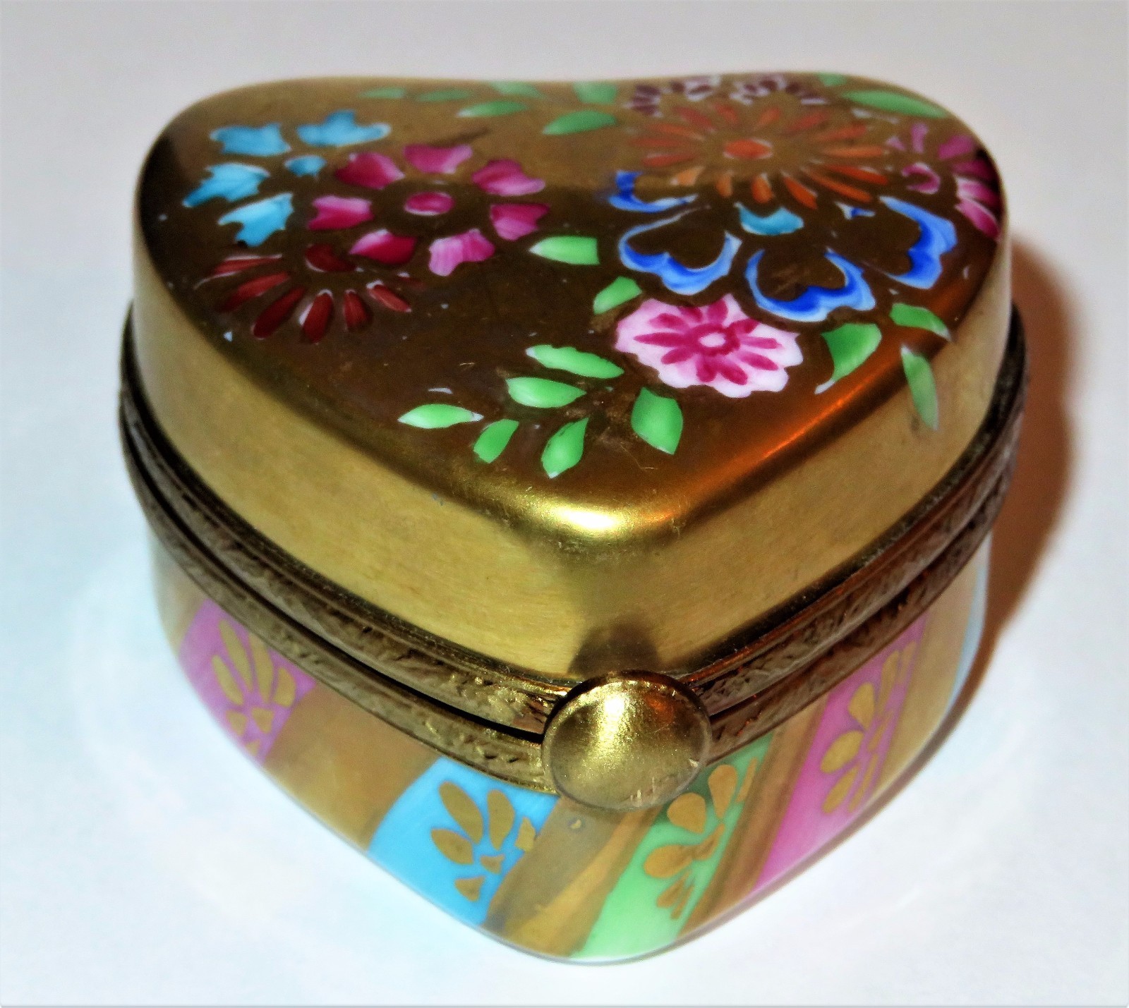 LIMOGES BOX- CHAMART – HEART & DIAMOND ENGAGEMENT RING -FLOWERS- ANNIVERSARY