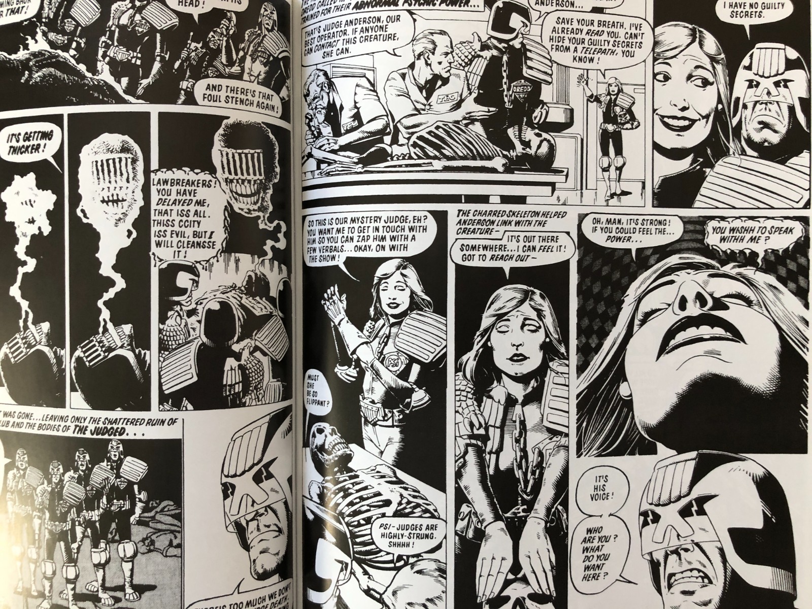 JUDGE DREDD – THE COMPLETE BRIAN BOLLAND 2012 1st printing IDW Hardcover (HC)