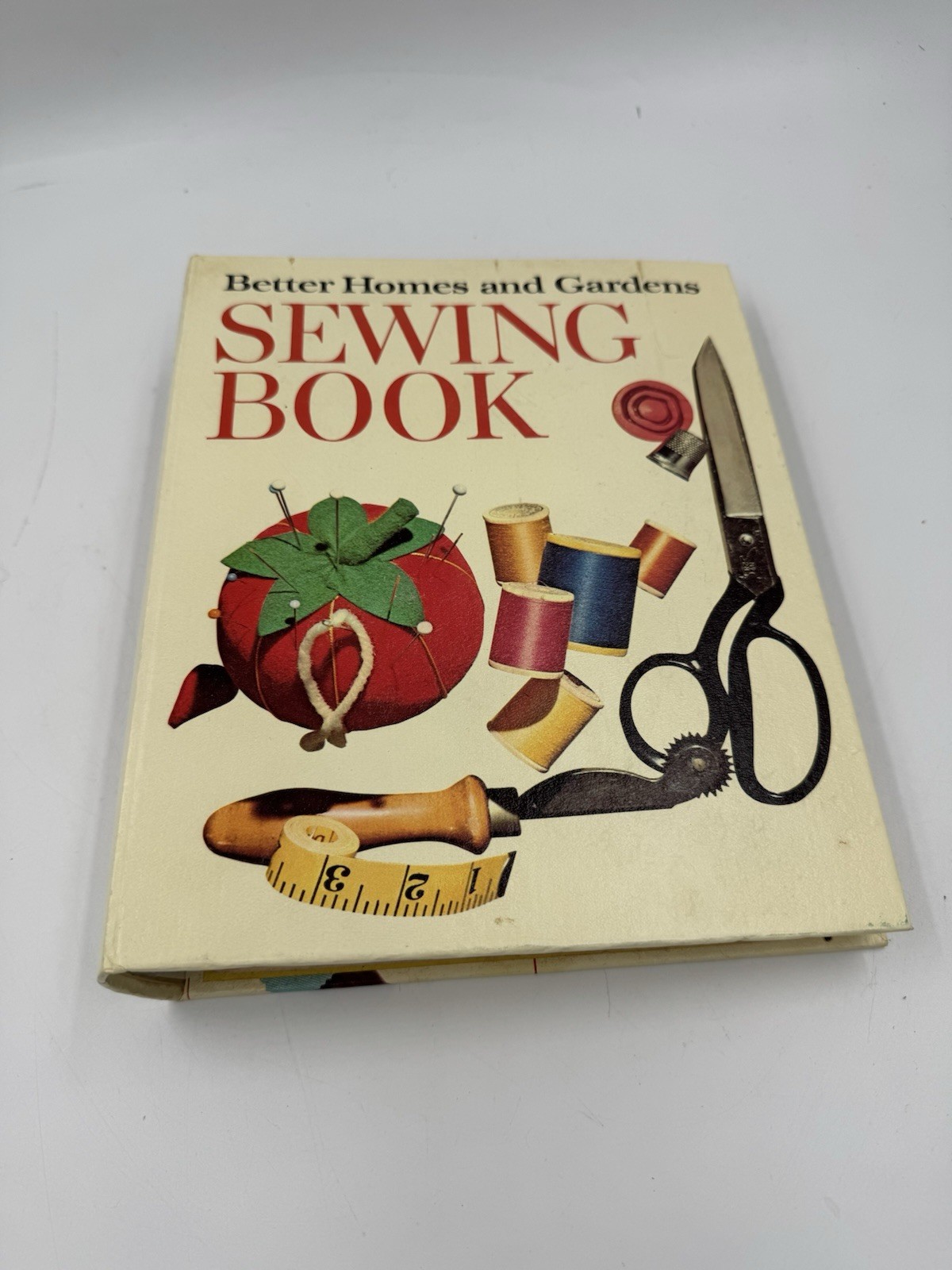 Better Homes and Gardens Sewing Book Binder 1970