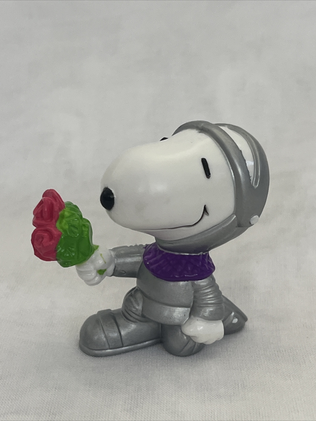 Peanuts Snoopy Valentine’s Day Knight In Shining Armor With Flowers, Vintage