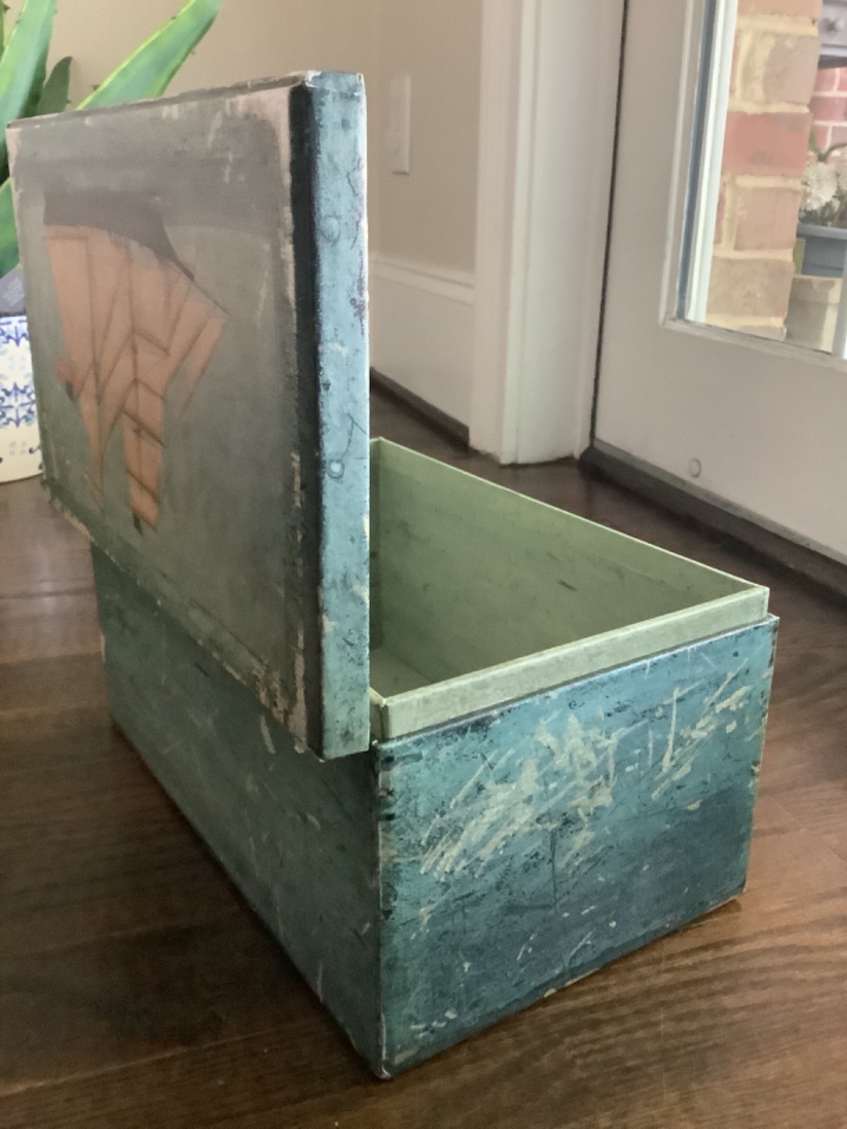 Lang Bobs Box sail ship hinged Use magic marker to personalize ship flag?
