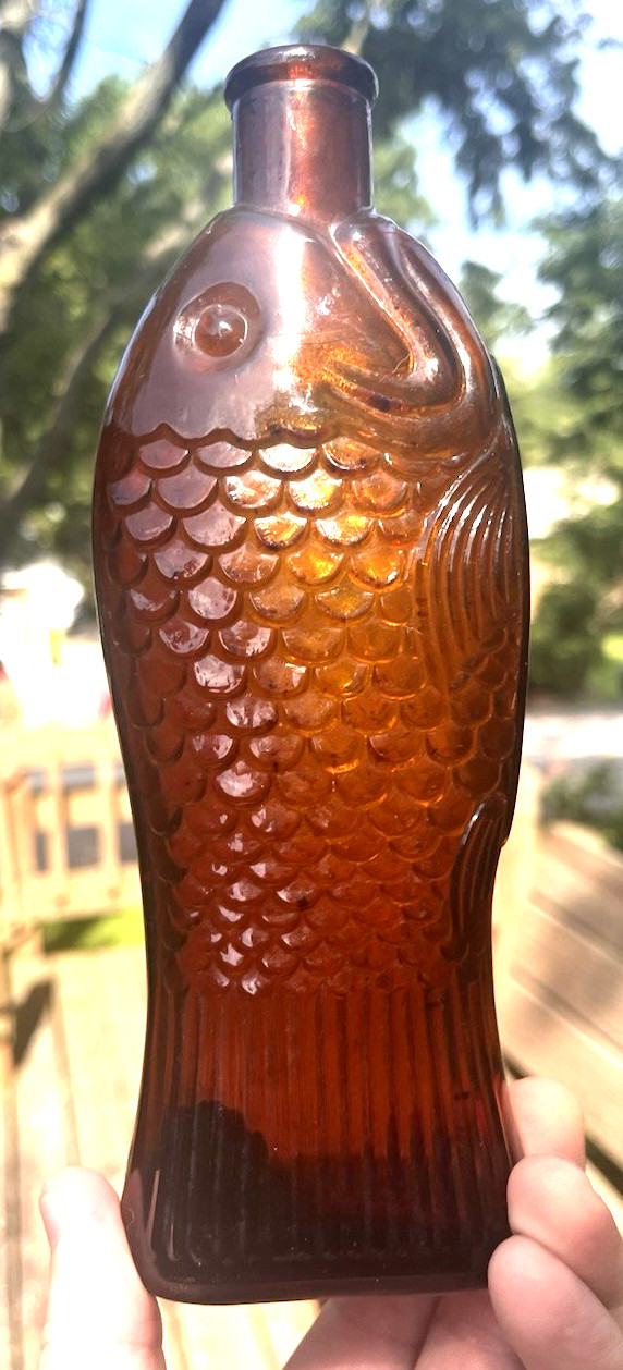 NICE AMBER MEDIUM SIZE FIGURAL FISH BOTTLE 8 3/8″ TALL ELI LILLY 1920’S ERA L@@K