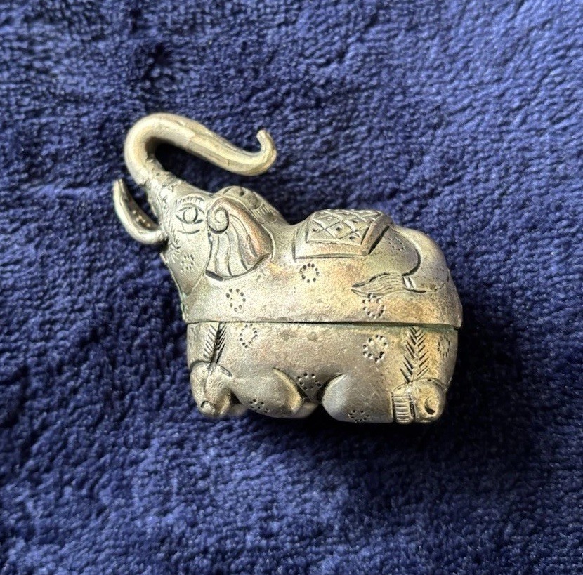 Vintage Indian Silver Tone Elephant Shaped Trinket Betel Nut Box